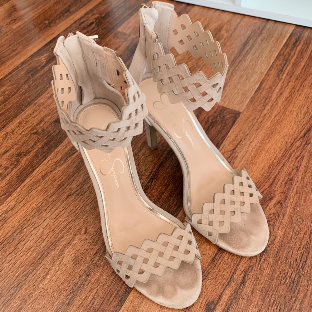 Jessica Simpson nude heels